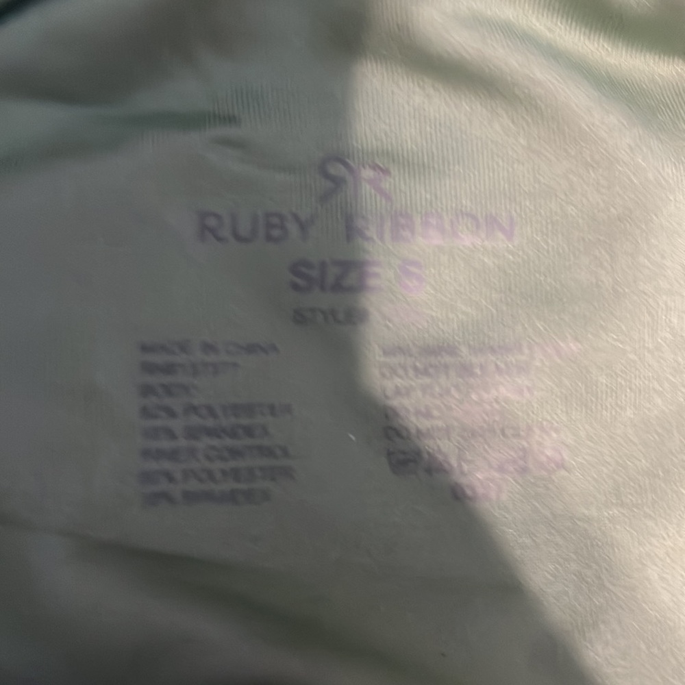 Ruby Ribbon Green Leggings - Picture 3 of 3